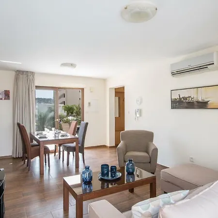 Napiana Apartman *