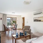 Napiana Apartment *